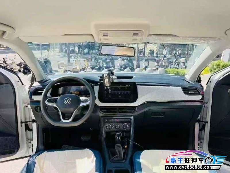 25年大众途岳轿车抵押车出售