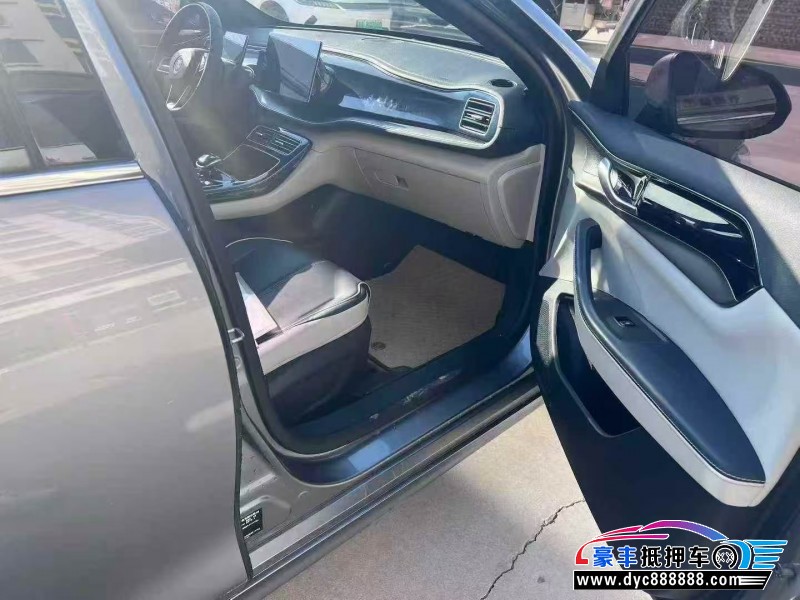 23年比亚迪秦轿车抵押车出售