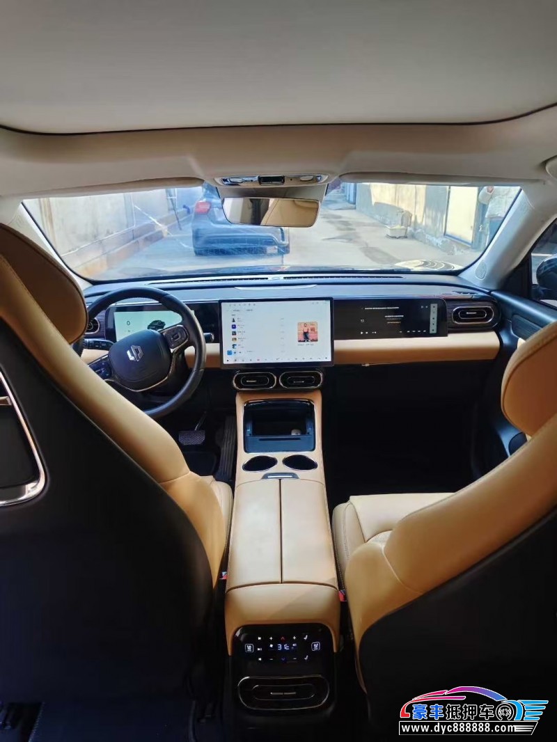 25年零跑C11轿车抵押车出售