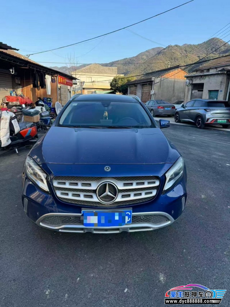 19年奔驰GLA轿车抵押车出售