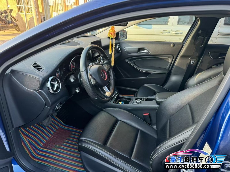 19年奔驰GLA轿车抵押车出售