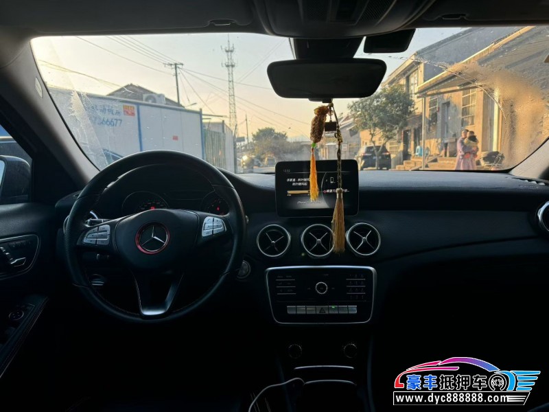 19年奔驰GLA轿车抵押车出售