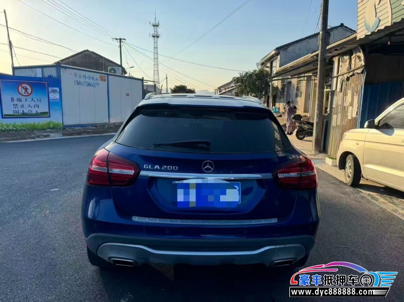 19年奔驰GLA轿车抵押车出售