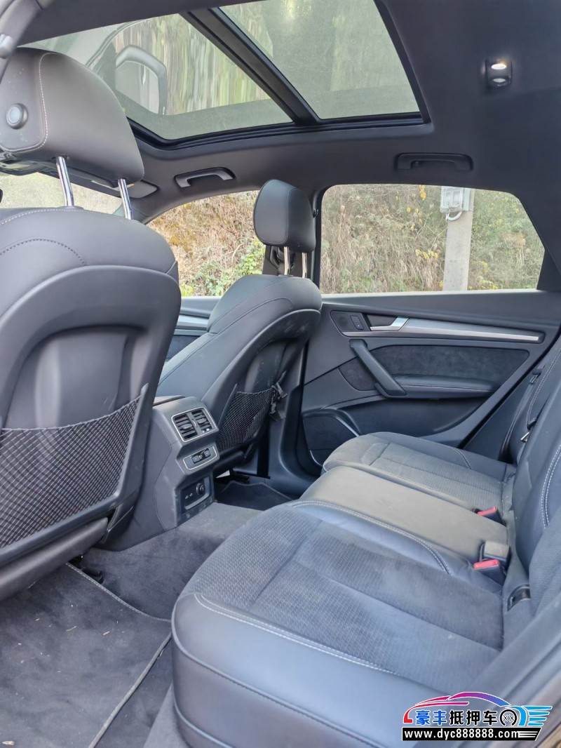 23年奥迪Q5轿车抵押车出售