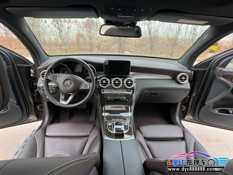 17年奔驰GLC轿车抵押车出售