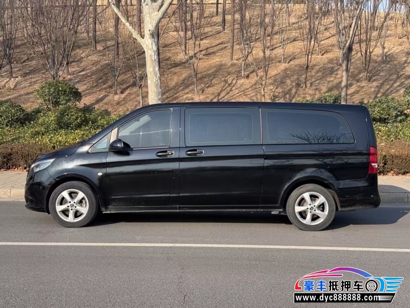 20年奔驰威霆轿车抵押车出售