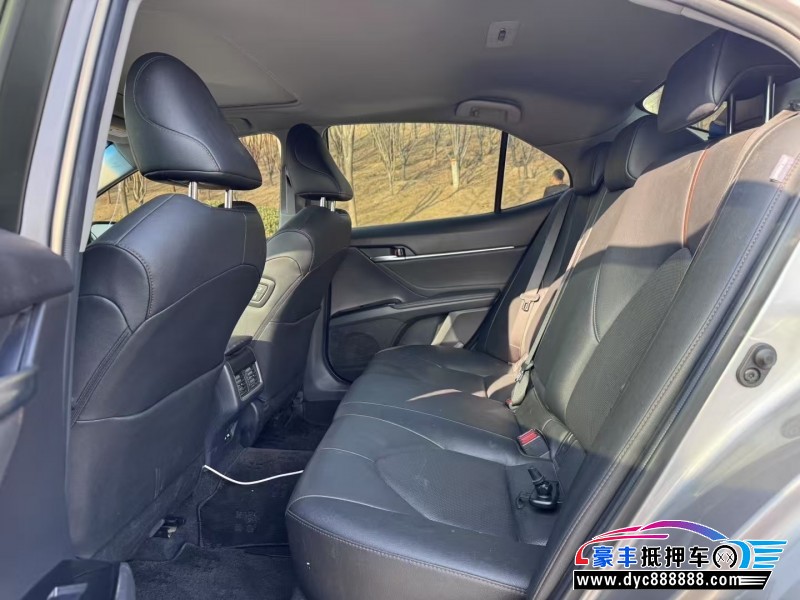 21年丰田凯美瑞轿车抵押车出售