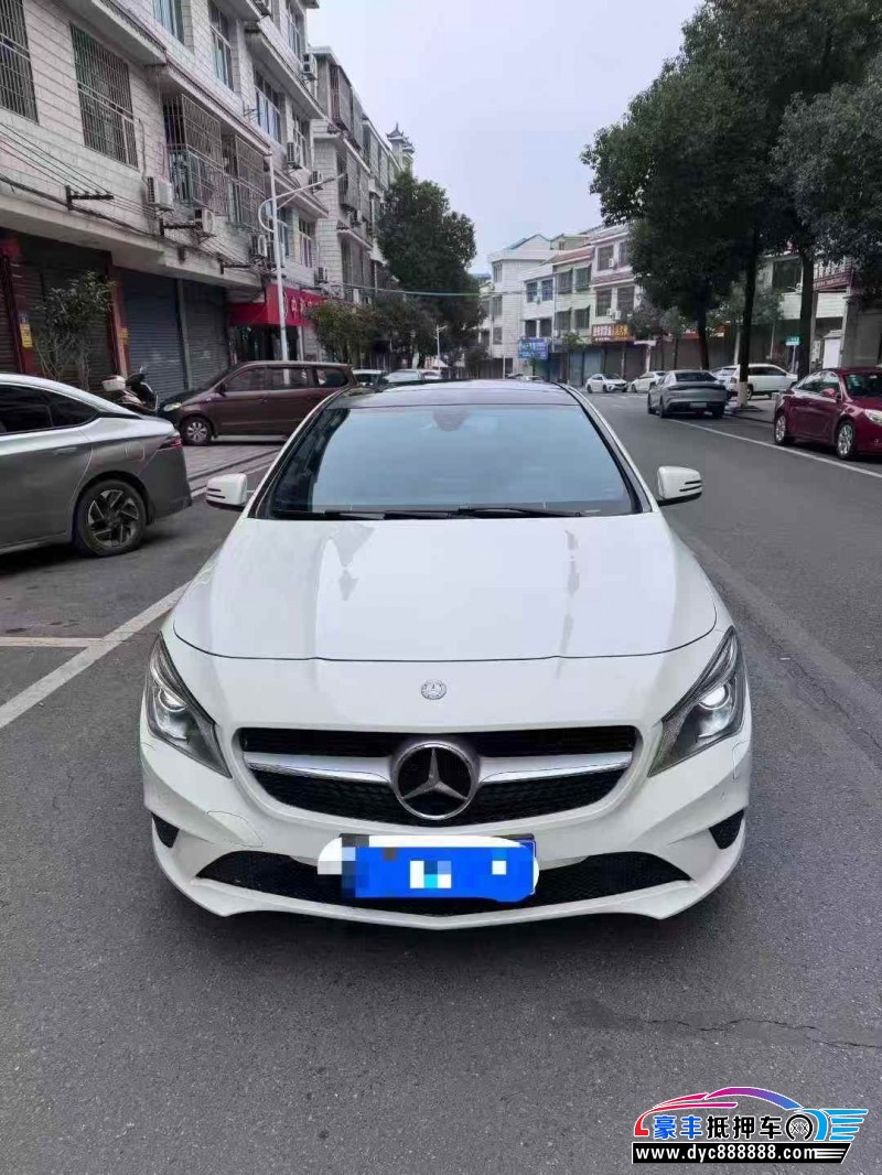 15年奔驰CLA轿车抵押车出售