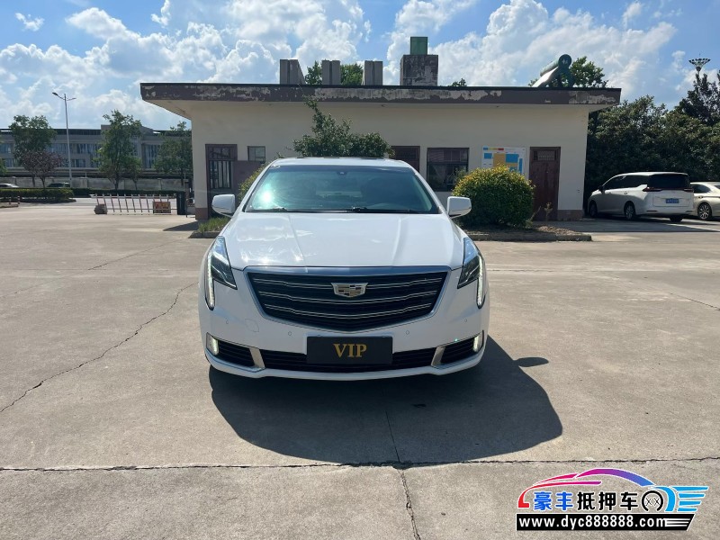 抵押车出售19年凯迪拉克XTS轿车