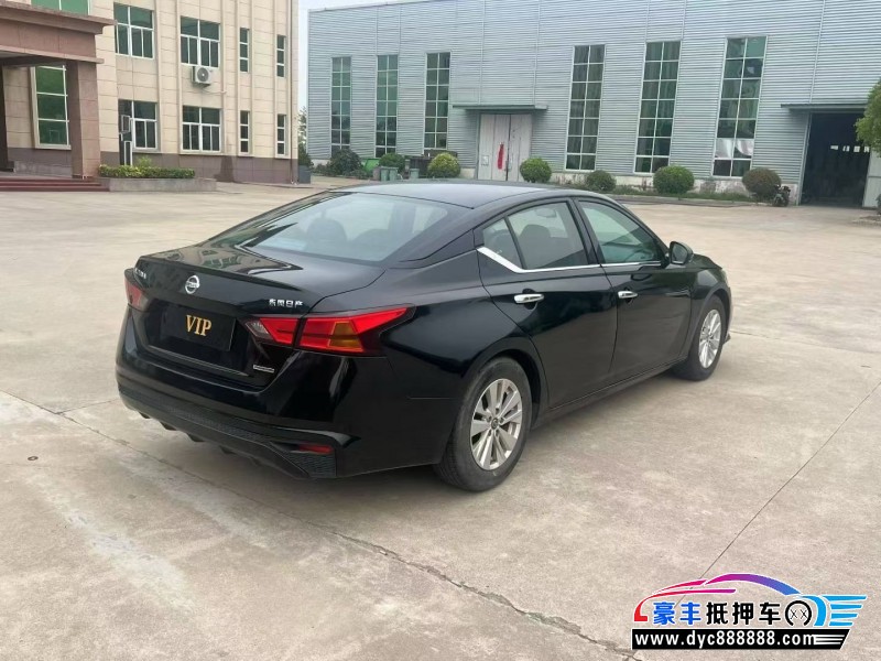 22年日产天籁轿车抵押车出售
