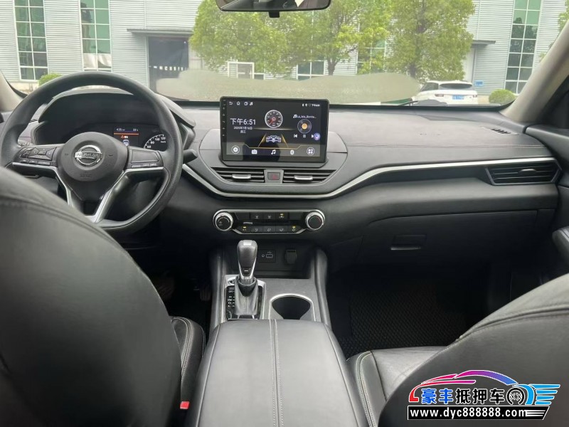 22年日产天籁轿车抵押车出售