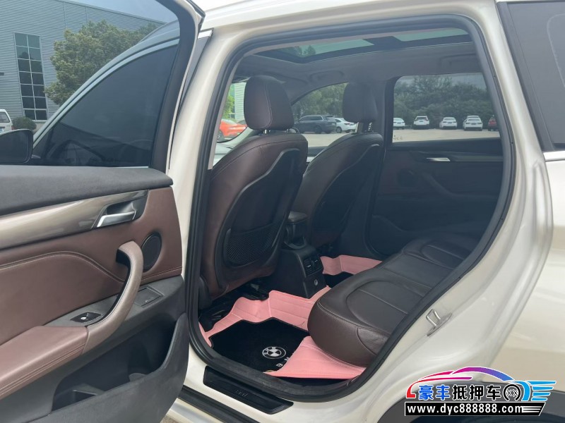 17年宝马X1轿车抵押车出售