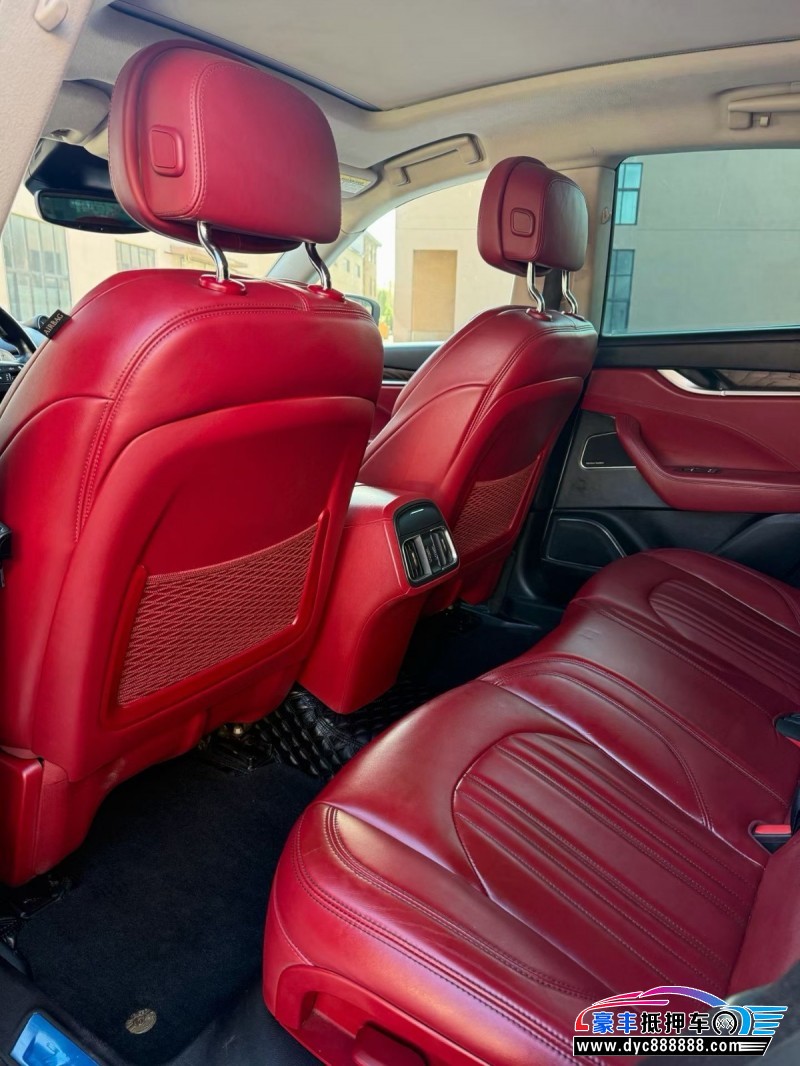 18年玛莎拉蒂莱万特轿车抵押车出售