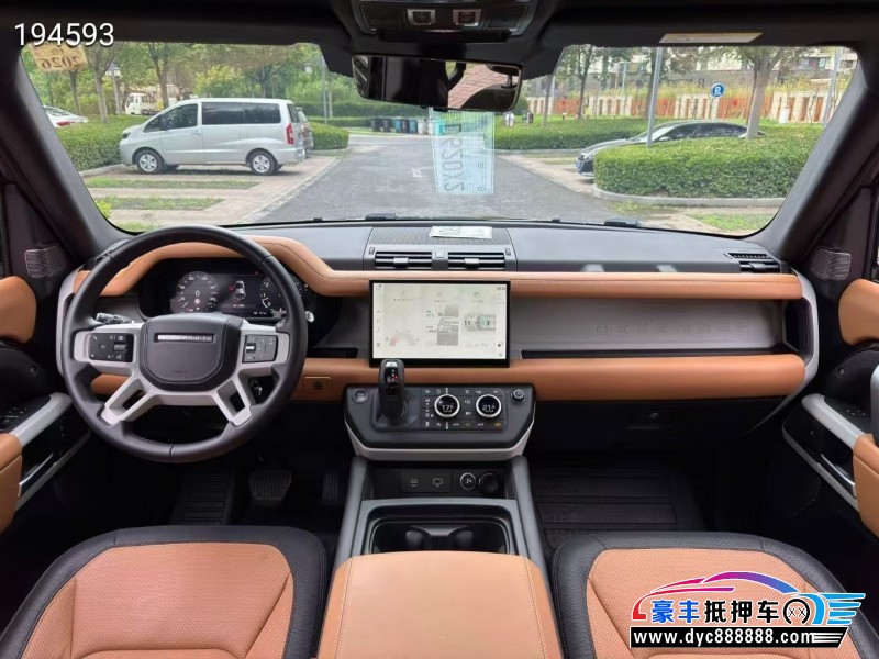 24年路虎卫士轿车抵押车出售