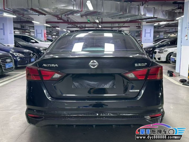 20年日产天籁轿车抵押车出售