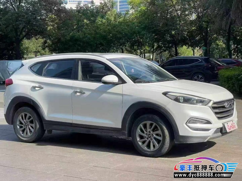 17年现代途胜轿车抵押车出售