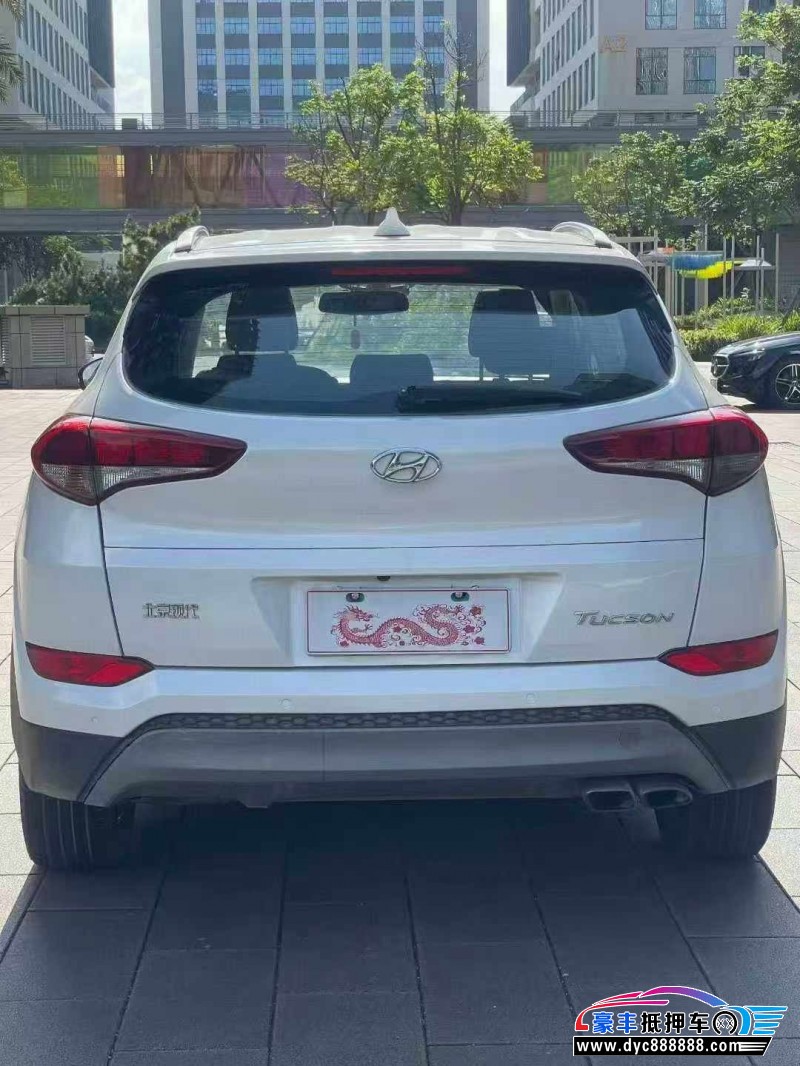 17年现代途胜轿车抵押车出售