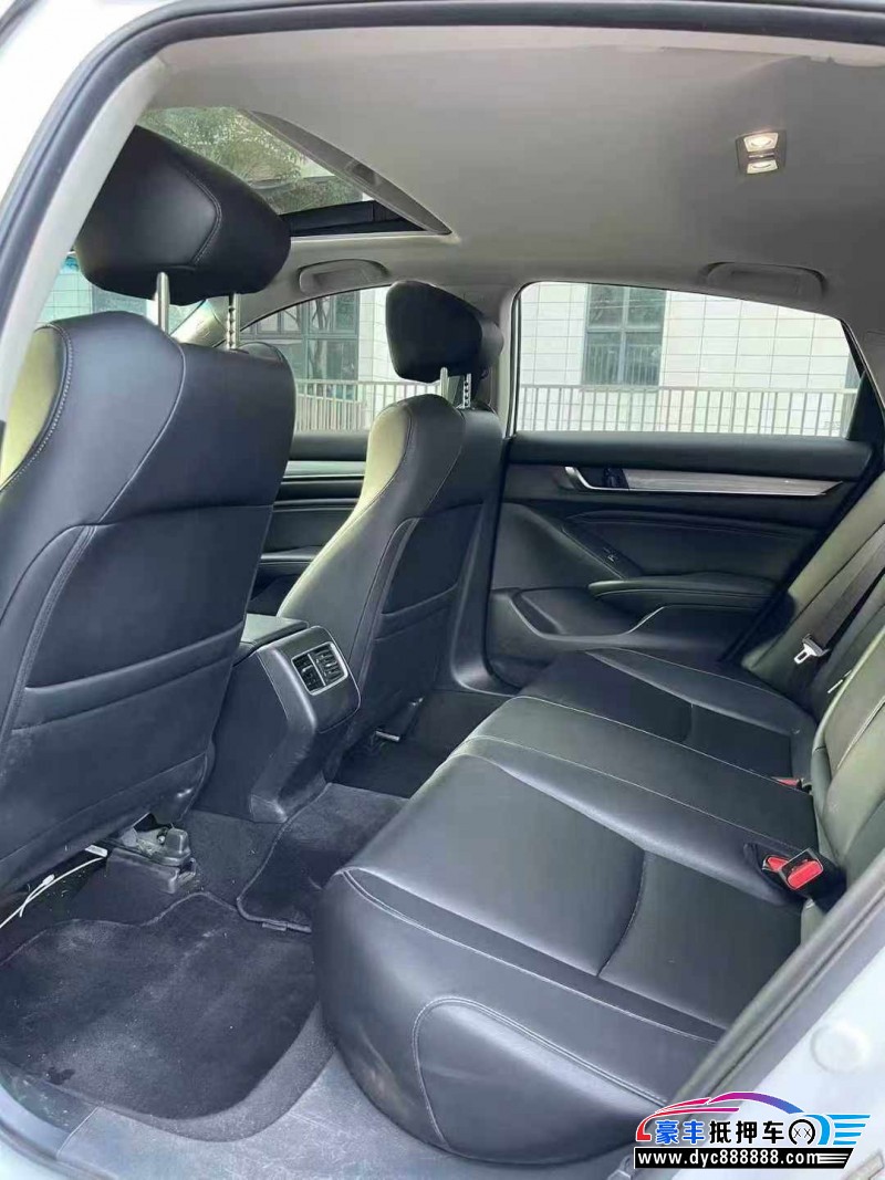 21年本田雅阁轿车抵押车出售