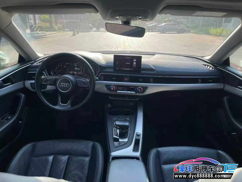 17年奥迪A5轿车抵押车出售