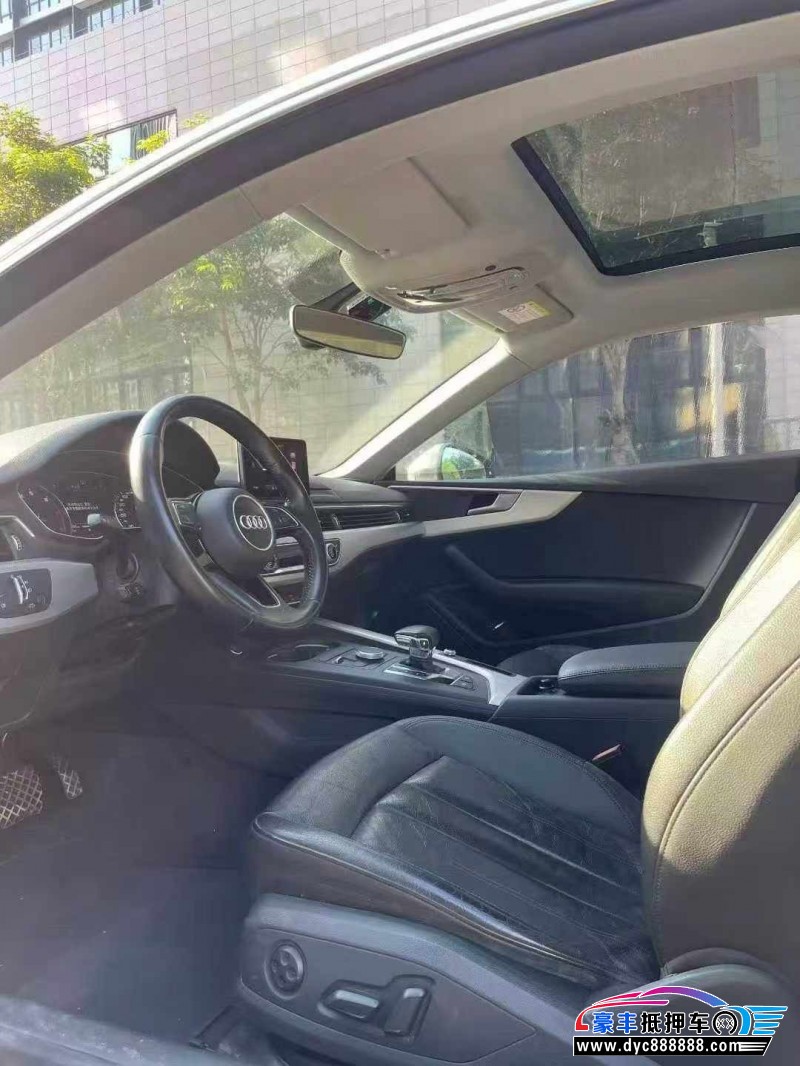 17年奥迪A5轿车抵押车出售