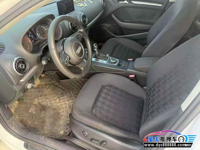 17年奥迪A3轿车抵押车出售