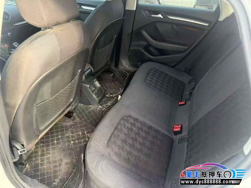 17年奥迪A3轿车抵押车出售