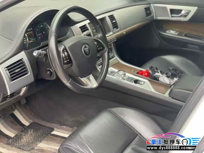 15年捷豹XF轿车抵押车出售