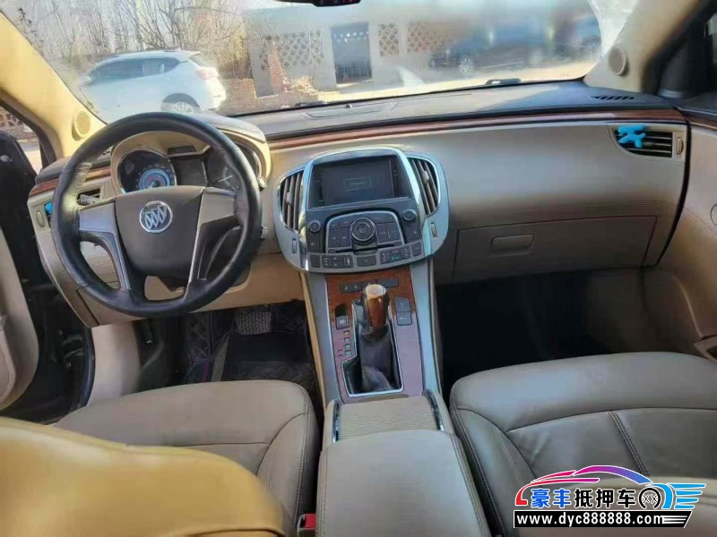 12年别克君越轿车抵押车出售