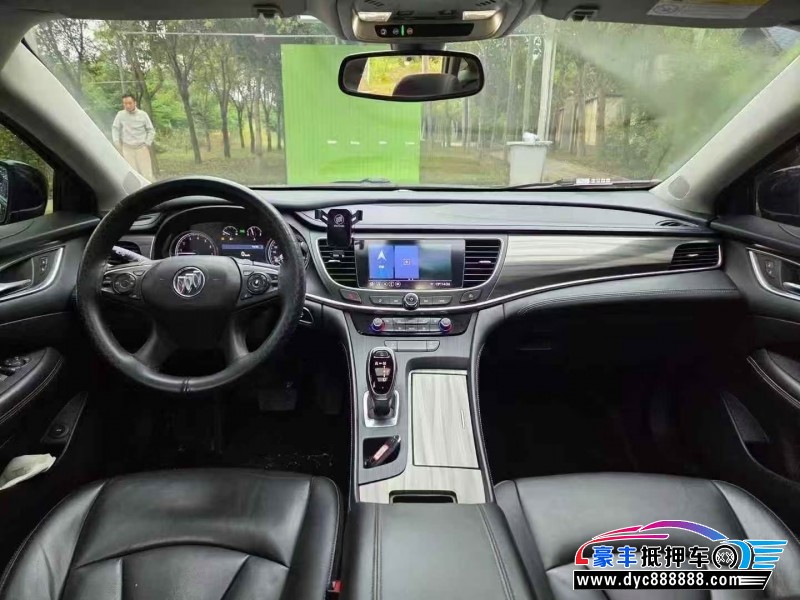 20年别克君越轿车抵押车出售