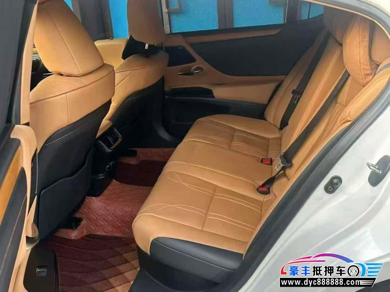 22年雷克萨斯ES轿车抵押车出售