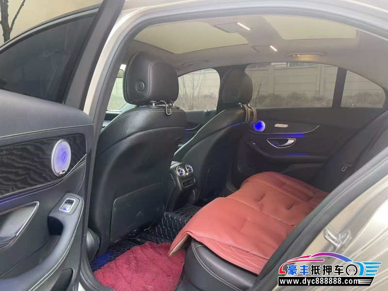 19年奔驰C轿车抵押车出售