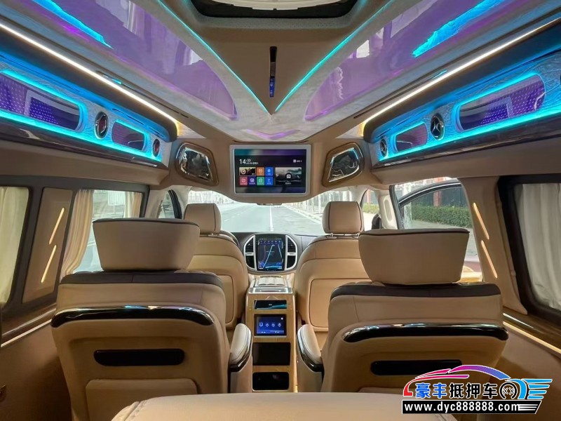 20年奔驰威霆轿车抵押车出售