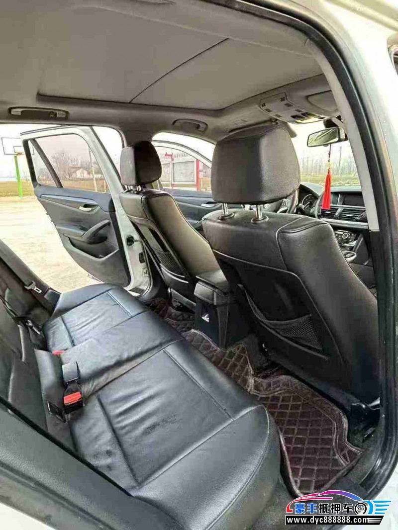 15年宝马X1轿车抵押车出售