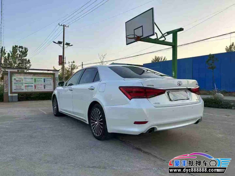 18年丰田皇冠轿车抵押车出售