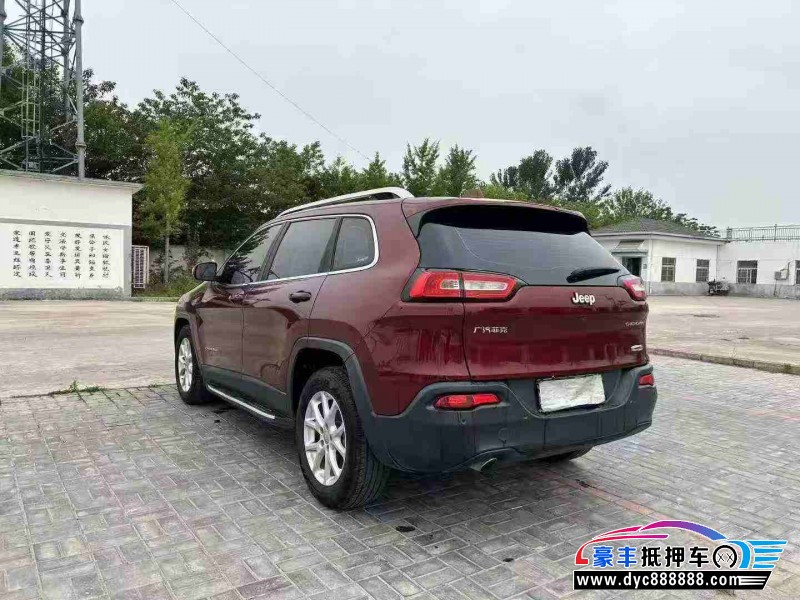 16年Jeep自由光轿车抵押车出售