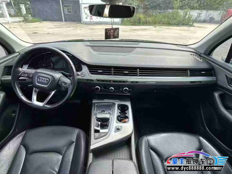 16年奥迪Q7轿车抵押车出售