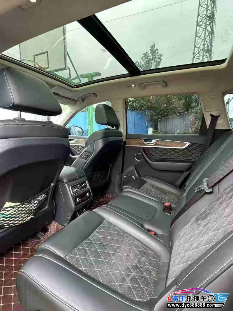 20年红旗HS7轿车抵押车出售