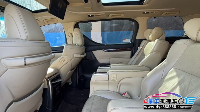 17年丰田埃尔法轿车抵押车出售