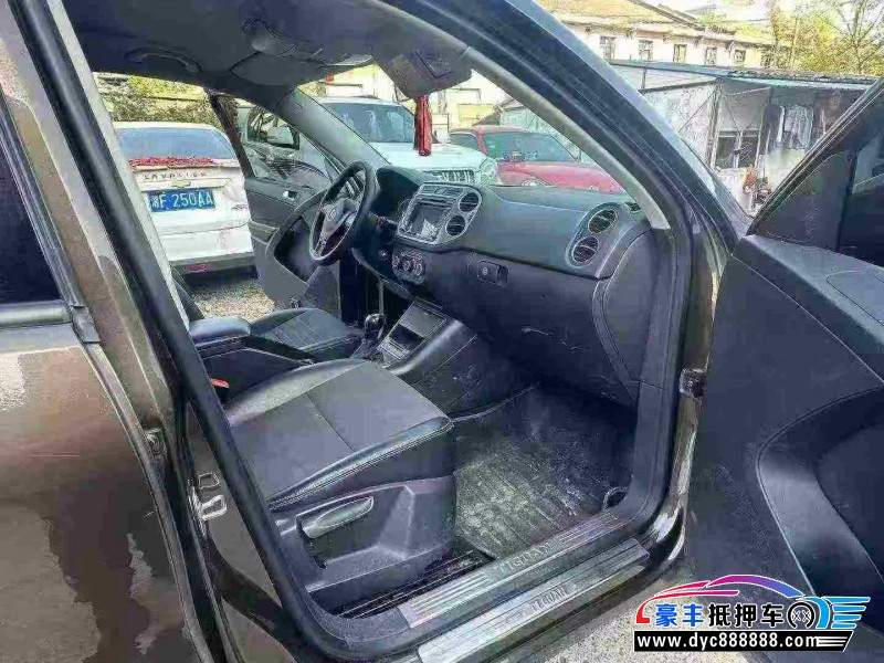 16年大众途观轿车抵押车出售