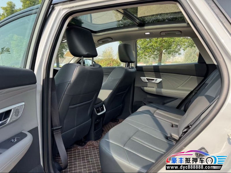 25年东风风神皓极轿车抵押车出售