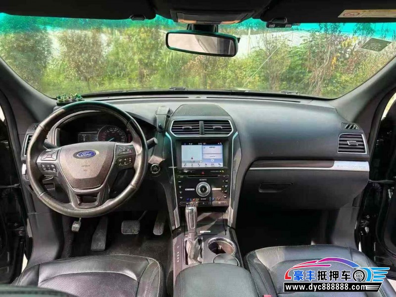 17年福特探险者轿车抵押车出售