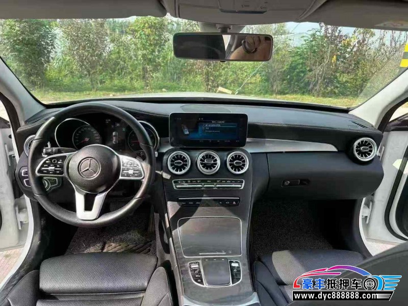 19年奔驰C轿车抵押车出售