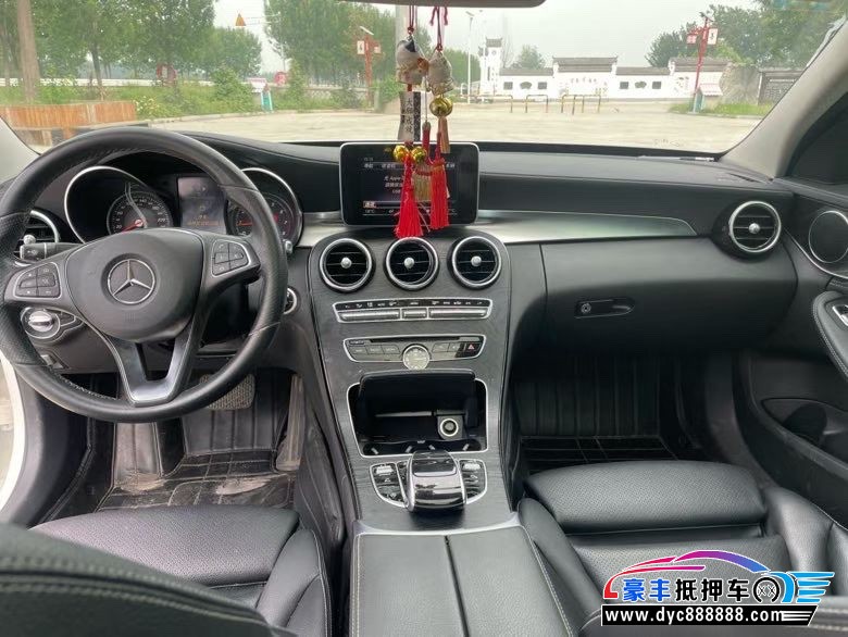 17年奔驰C轿车抵押车出售