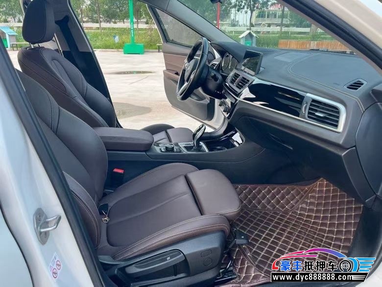 20年宝马1系轿车抵押车出售