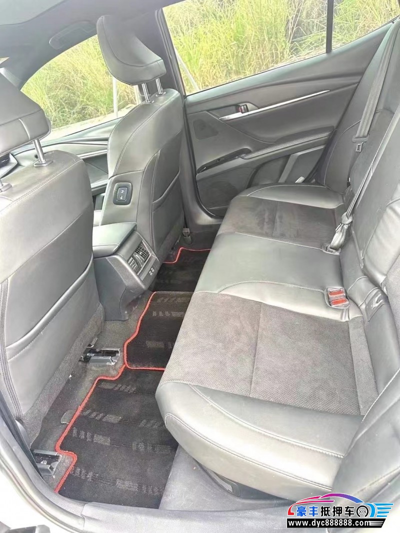 25年丰田凯美瑞轿车抵押车出售