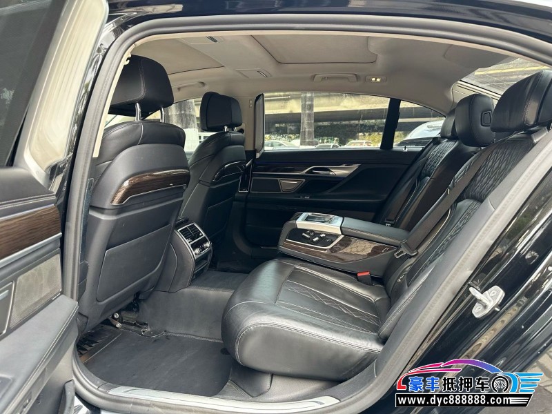 20年宝马7系轿车抵押车出售