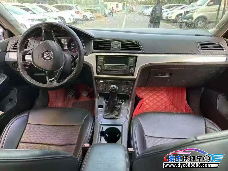 15年大众桑塔纳轿车抵押车出售