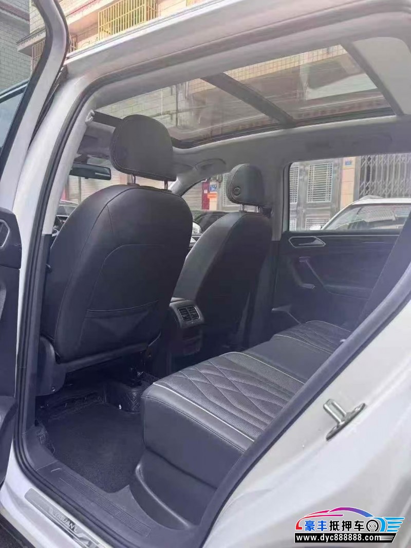 25年大众途观轿车抵押车出售