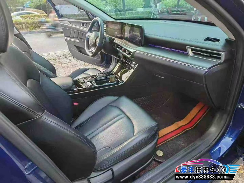 22年起亚K5轿车抵押车出售