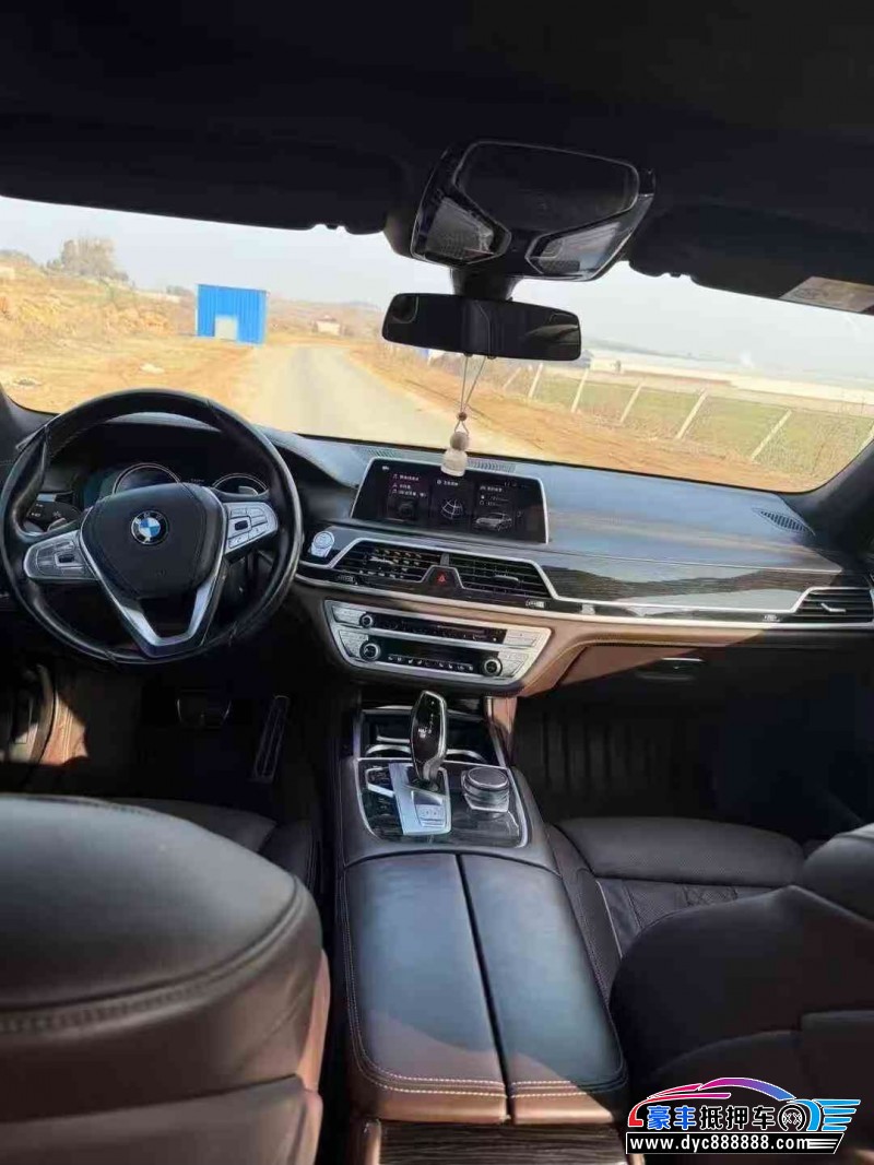 18年宝马7系轿车抵押车出售